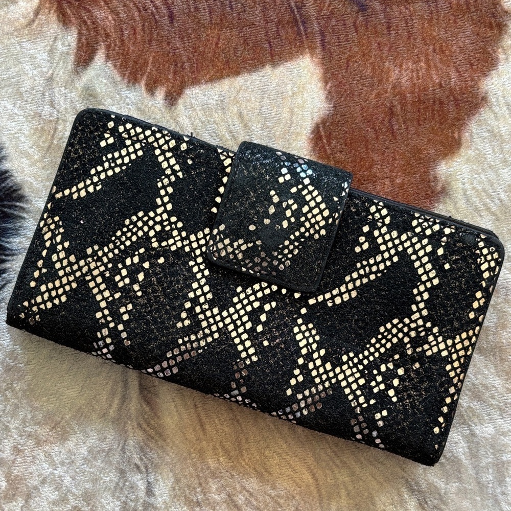 Fossil Logan RFID Tab Clutch Wallet Black Silver Metallic Snakeskin Leather